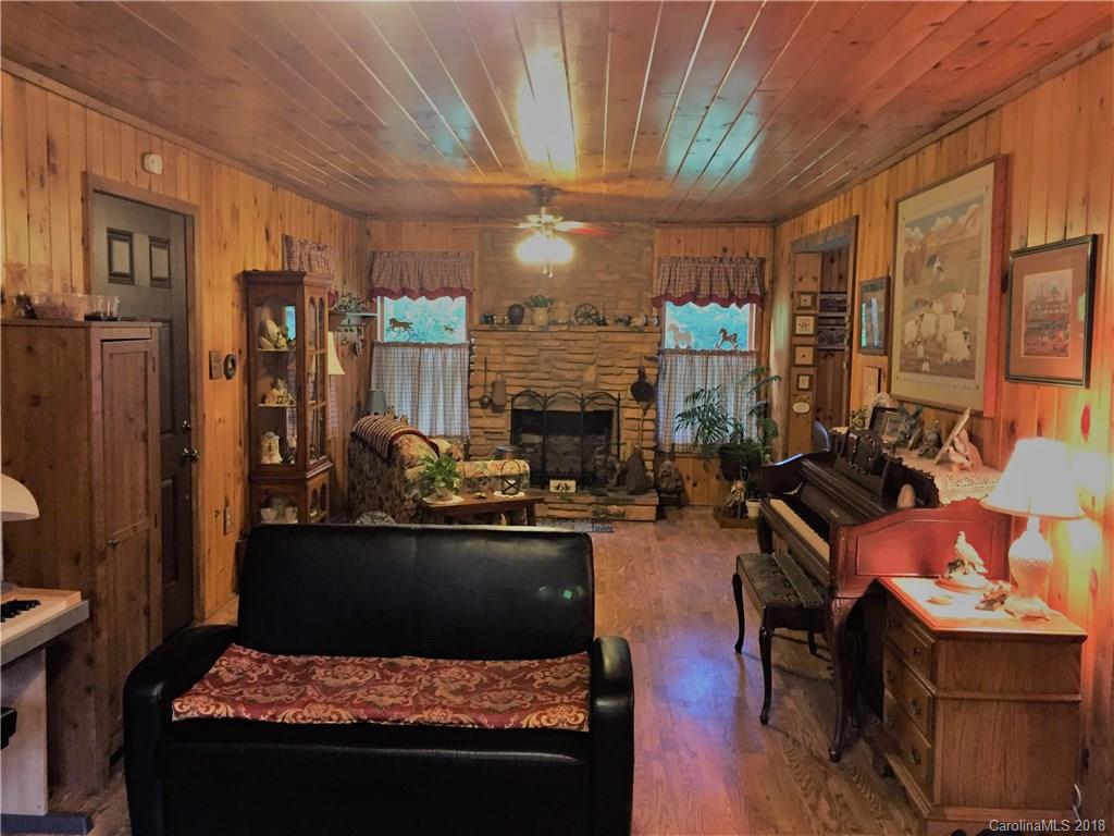 157 Common Wealth Court Rutherfordton, NC 28139 - Photo 2 of 24 Gallery Image 2