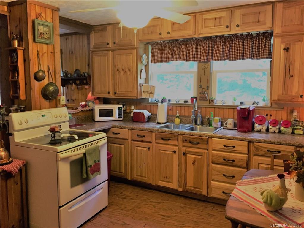 157 Common Wealth Court Rutherfordton, NC 28139 - Photo 5 of 24 Gallery Image 5