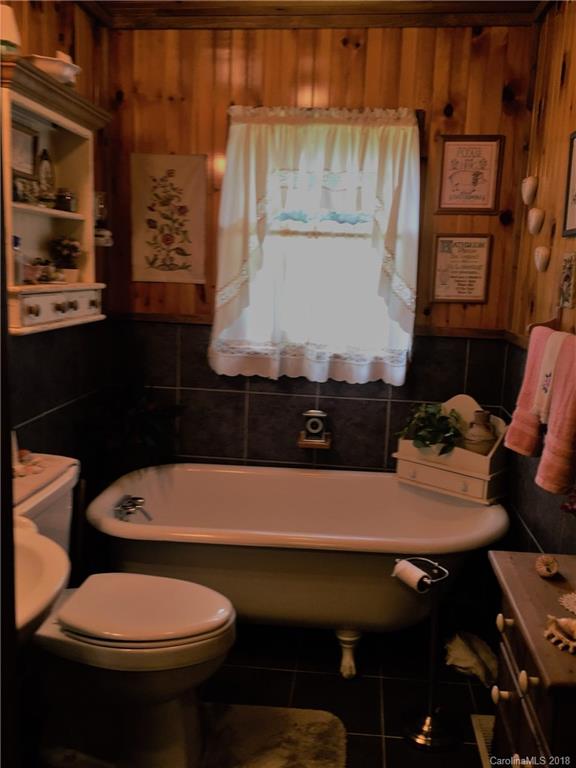 157 Common Wealth Court Rutherfordton, NC 28139 - Photo 9 of 24 Gallery Image 9