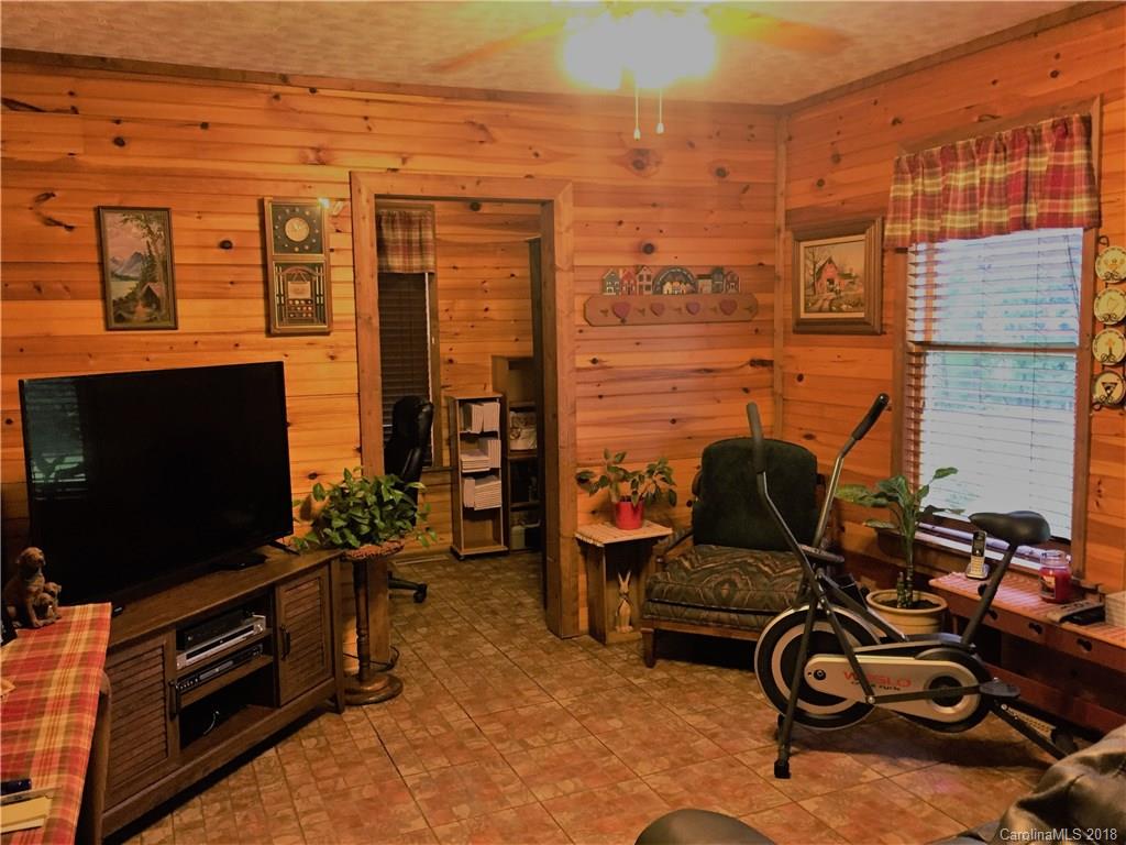 157 Common Wealth Court Rutherfordton, NC 28139 - Photo 10 of 24 Gallery Image 10