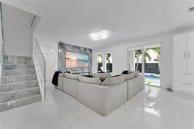$1,199,000 | 14452 Southwest 10th Street, Miami, FL 33184