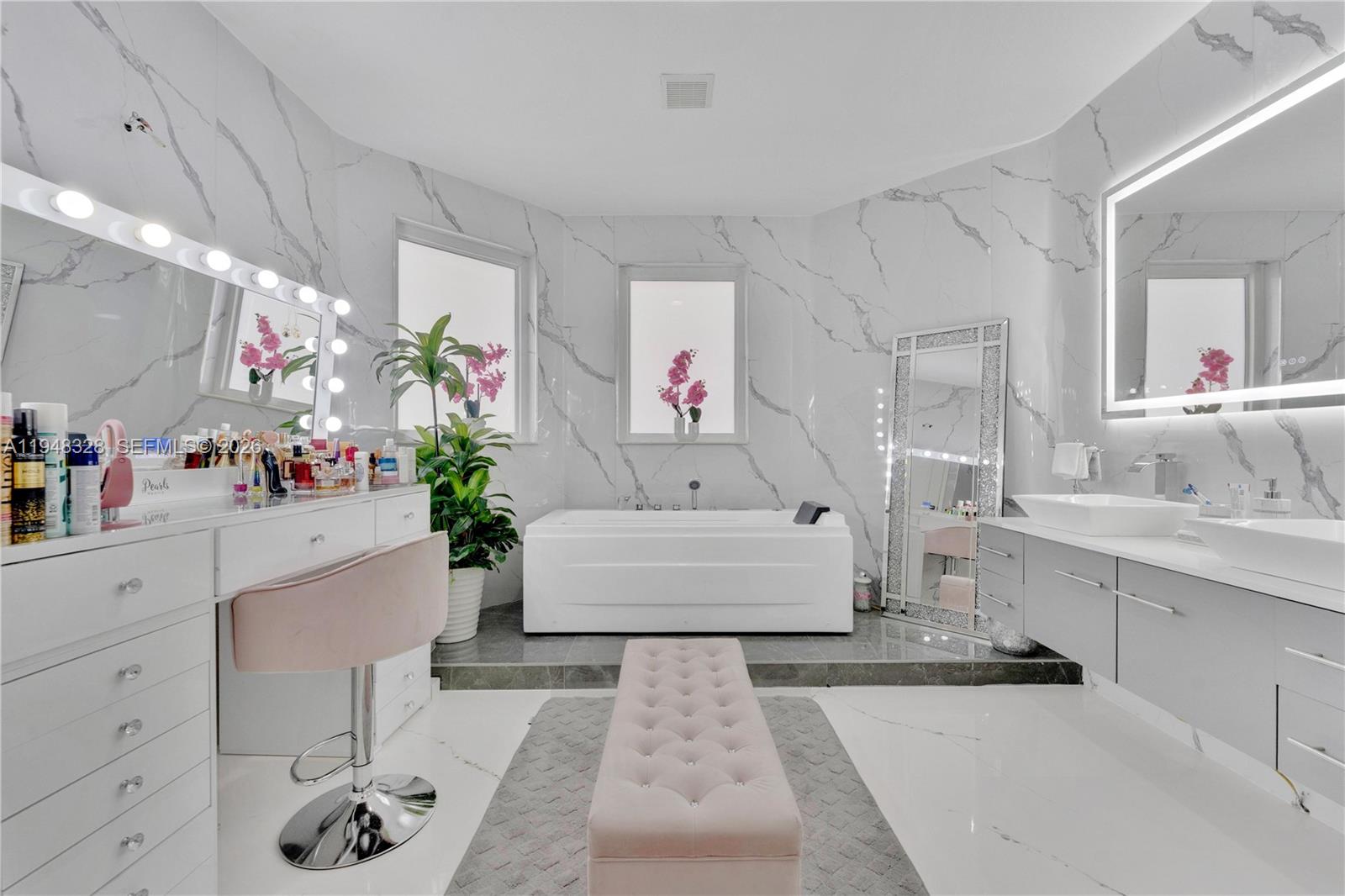 14452 Southwest 10th Street Miami, FL 33184 - Photo 15 of 36