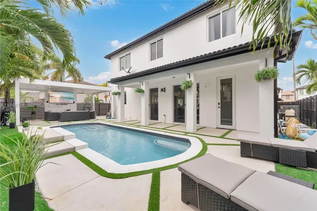 $1,199,000 | 14452 Southwest 10th Street, Miami, FL 33184