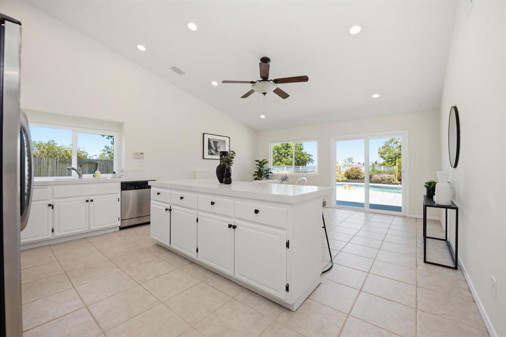 305 Via Metates Oceanside, CA 92057 - Photo 7 of 31