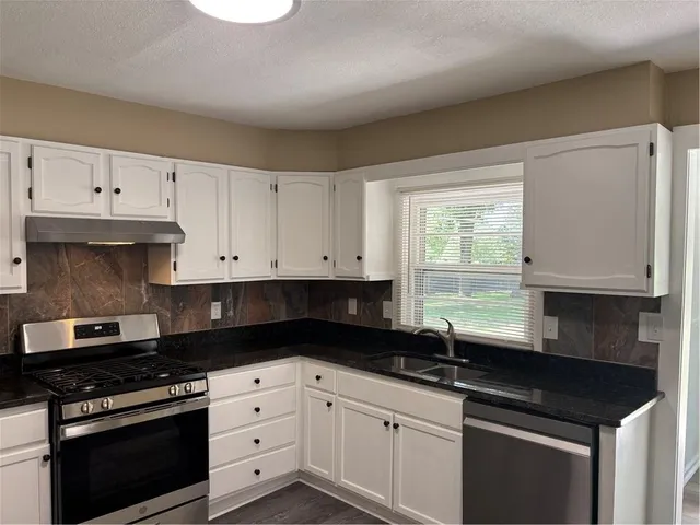 $490,000 | 4202 Dr Greaves Road, Grandview, MO 64030