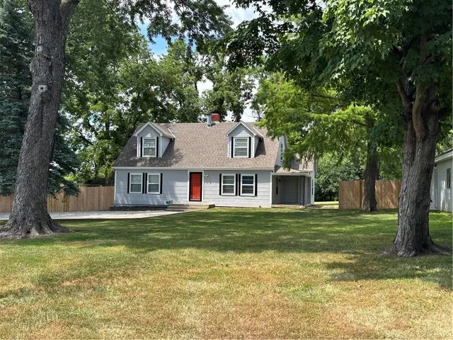 $490,000 | 4202 Dr Greaves Road, Grandview, MO 64030