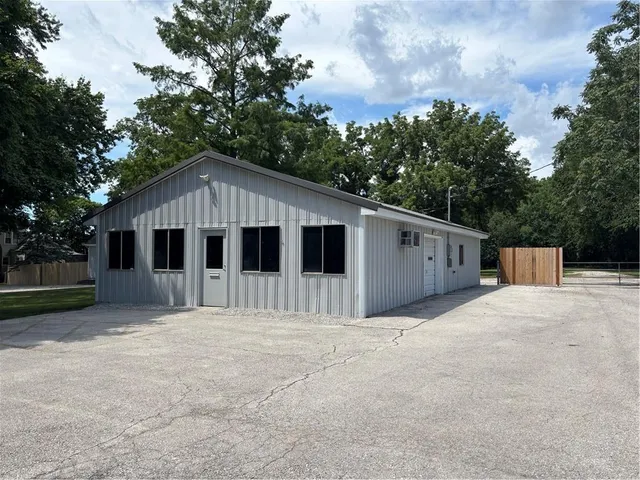 $490,000 | 4202 Dr Greaves Road, Grandview, MO 64030