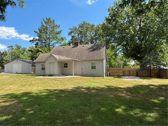 $490,000 | 4202 Dr Greaves Road, Grandview, MO 64030