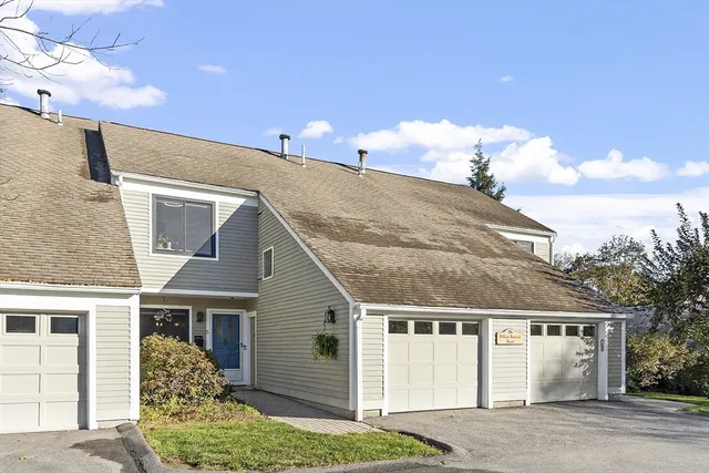 $790,000 | 16 Concord Greene, Unit 5, Concord, MA 01742