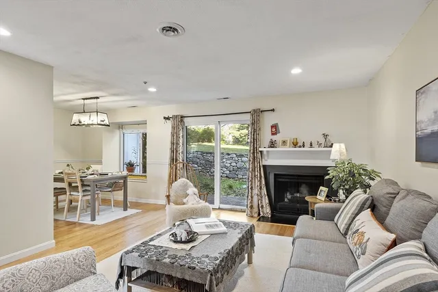 $790,000 | 16 Concord Greene, Unit 5, Concord, MA 01742