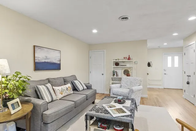 $790,000 | 16 Concord Greene, Unit 5, Concord, MA 01742