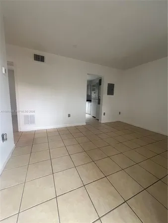 $1,800 | 3680 Oak Avenue, Unit 2, Miami, FL 33133