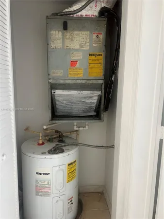 $1,800 | 3680 Oak Avenue, Unit 2, Miami, FL 33133