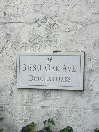 $1,800 | 3680 Oak Avenue, Unit 2, Miami, FL 33133