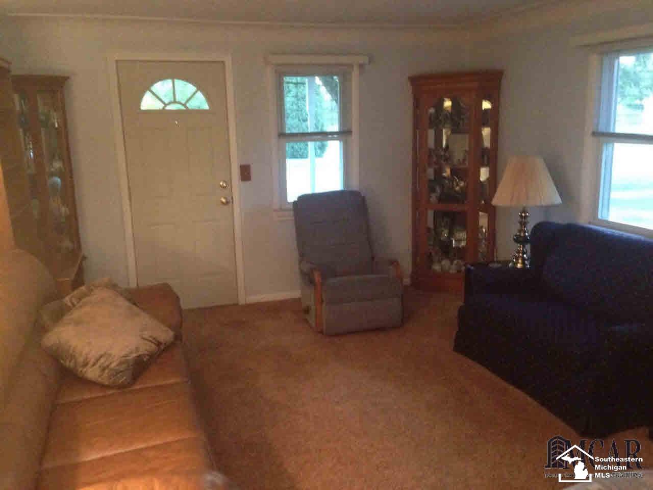 9917 Secor Road Temperance, MI 48182 - Photo 5 of 13 Living Room Entry