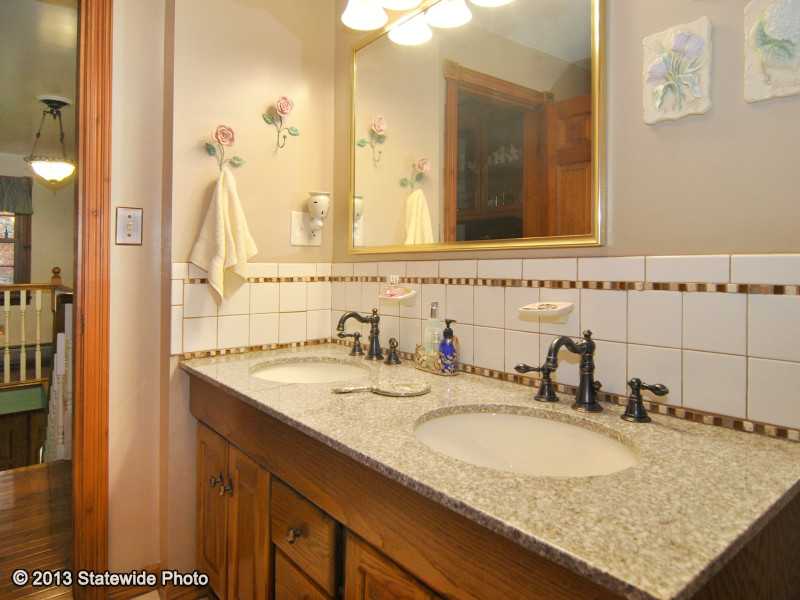 63 Cross Road Tiverton, RI 02878 - Photo 22 of 25 Bathroom.