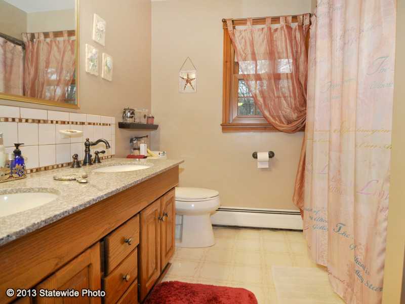 63 Cross Road Tiverton, RI 02878 - Photo 23 of 25 Bathroom.