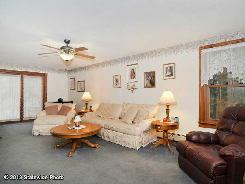 63 Cross Road Tiverton, RI 02878 - Photo 3 of 25 Living Room.