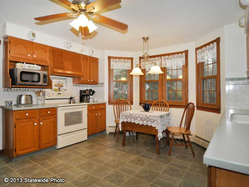 63 Cross Road Tiverton, RI 02878 - Photo 6 of 25 Kitchen.