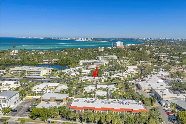 $649,999 | 111 Whispering Sands Circle, Unit V38, Sarasota, FL 34242