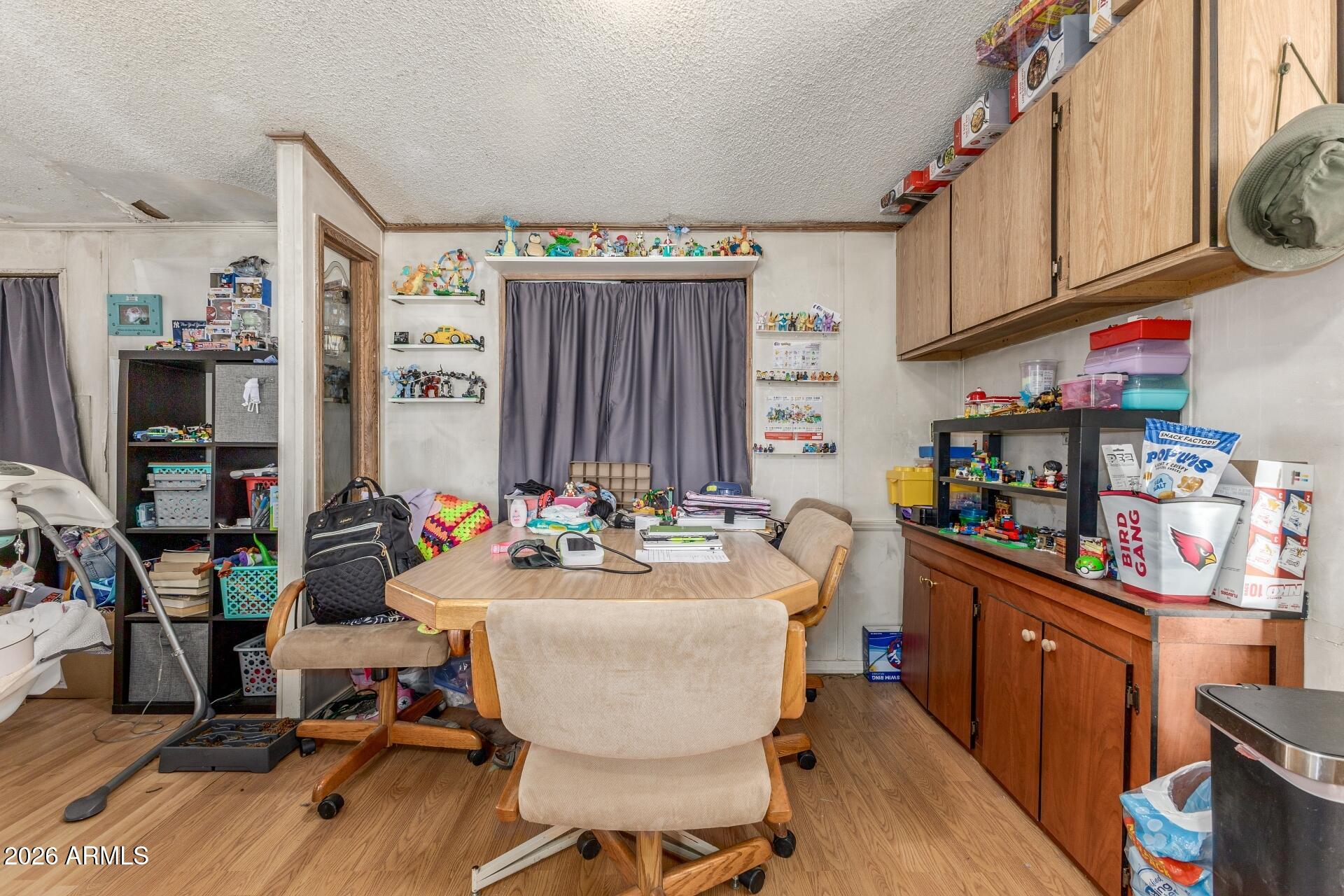 20917 West Black Butte Road Wittmann, AZ 85361 - Photo 9 of 22 a room with musical instruments