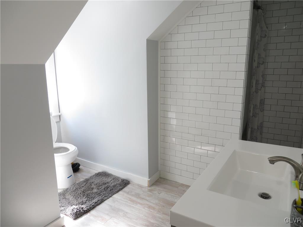 4689 Lanark Road Center Valley, PA 18034 - Photo 12 of 25 Gallery Image 12