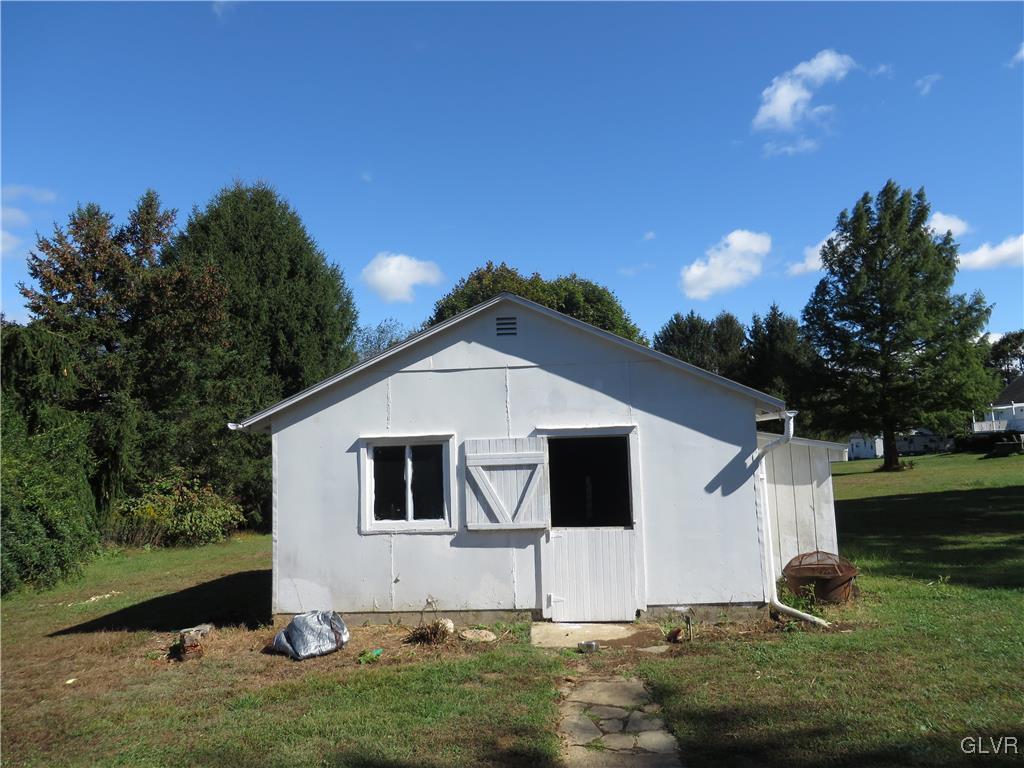 4689 Lanark Road Center Valley, PA 18034 - Photo 19 of 25 Gallery Image 19