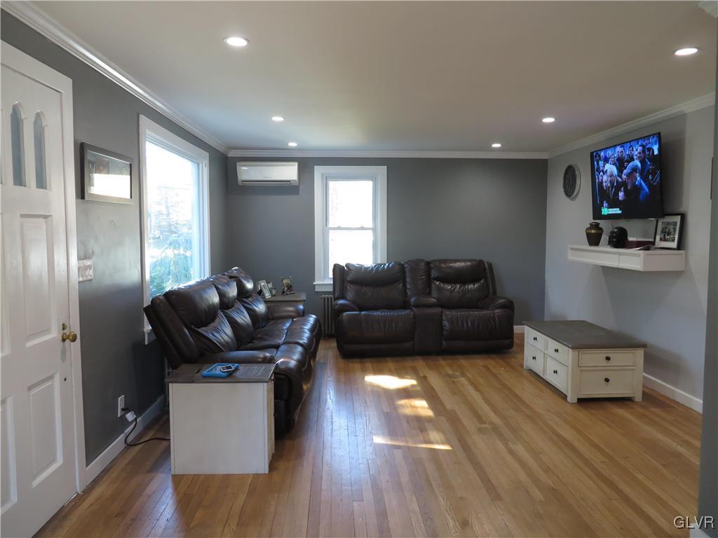 4689 Lanark Road Center Valley, PA 18034 - Photo 2 of 25 Gallery Image 2