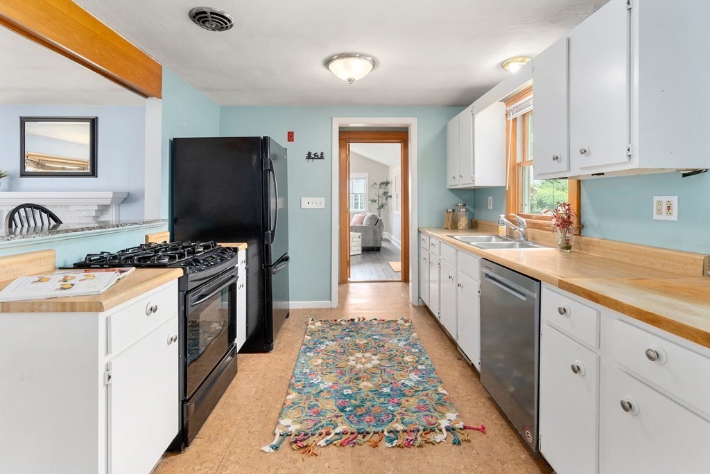 100 Ardmore Road Framingham, MA 01702 - Photo 10 of 28 Gallery Image 10