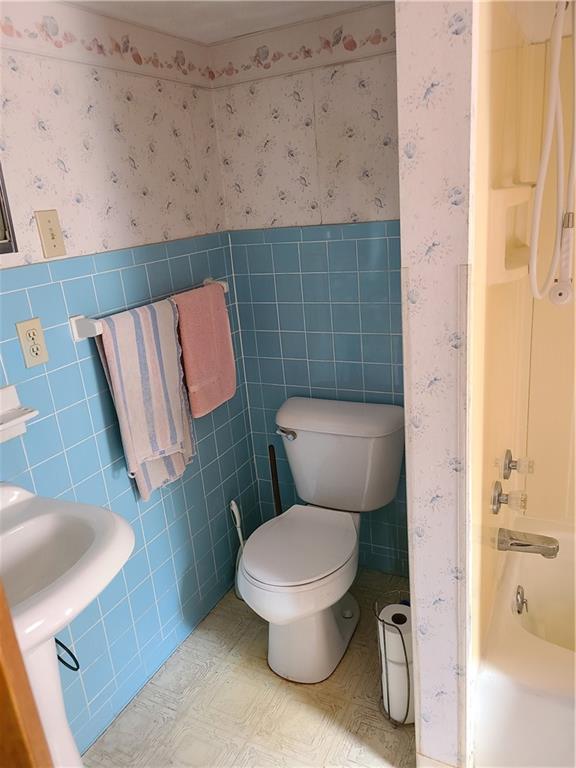 810 Lagonda Road Washington, PA 15301 - Photo 16 of 25 Gallery Image 16
