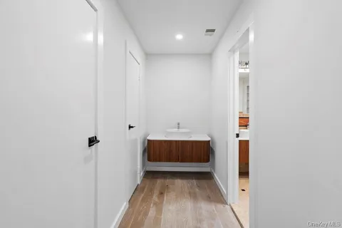 $1,100,000 | 95 Windsor Gate Drive, New Hyde Park, NY 11040