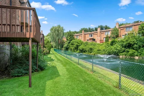 $1,100,000 | 95 Windsor Gate Drive, New Hyde Park, NY 11040