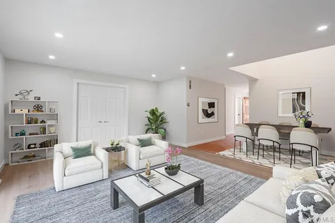 $1,100,000 | 95 Windsor Gate Drive, New Hyde Park, NY 11040