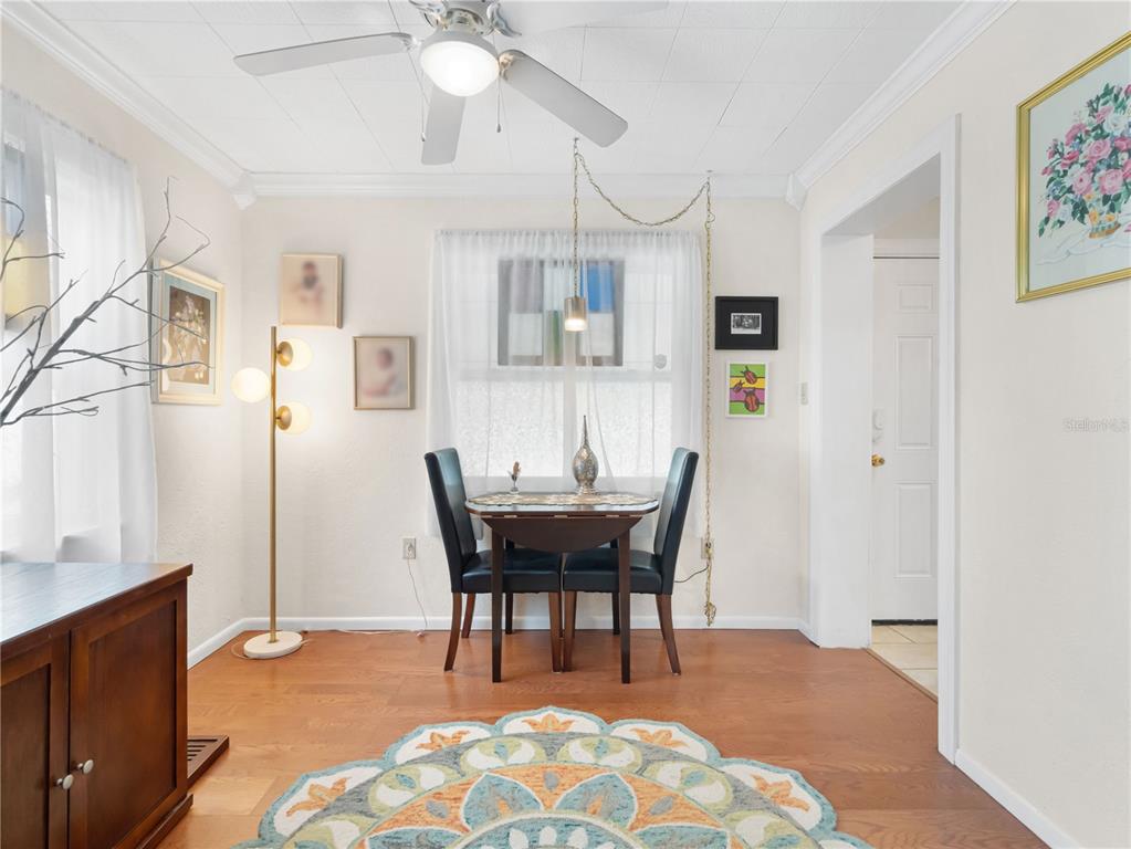 1632 Pinewood Drive Orlando, FL 32804 - Photo 5 of 28 a view of a dining room with furniture