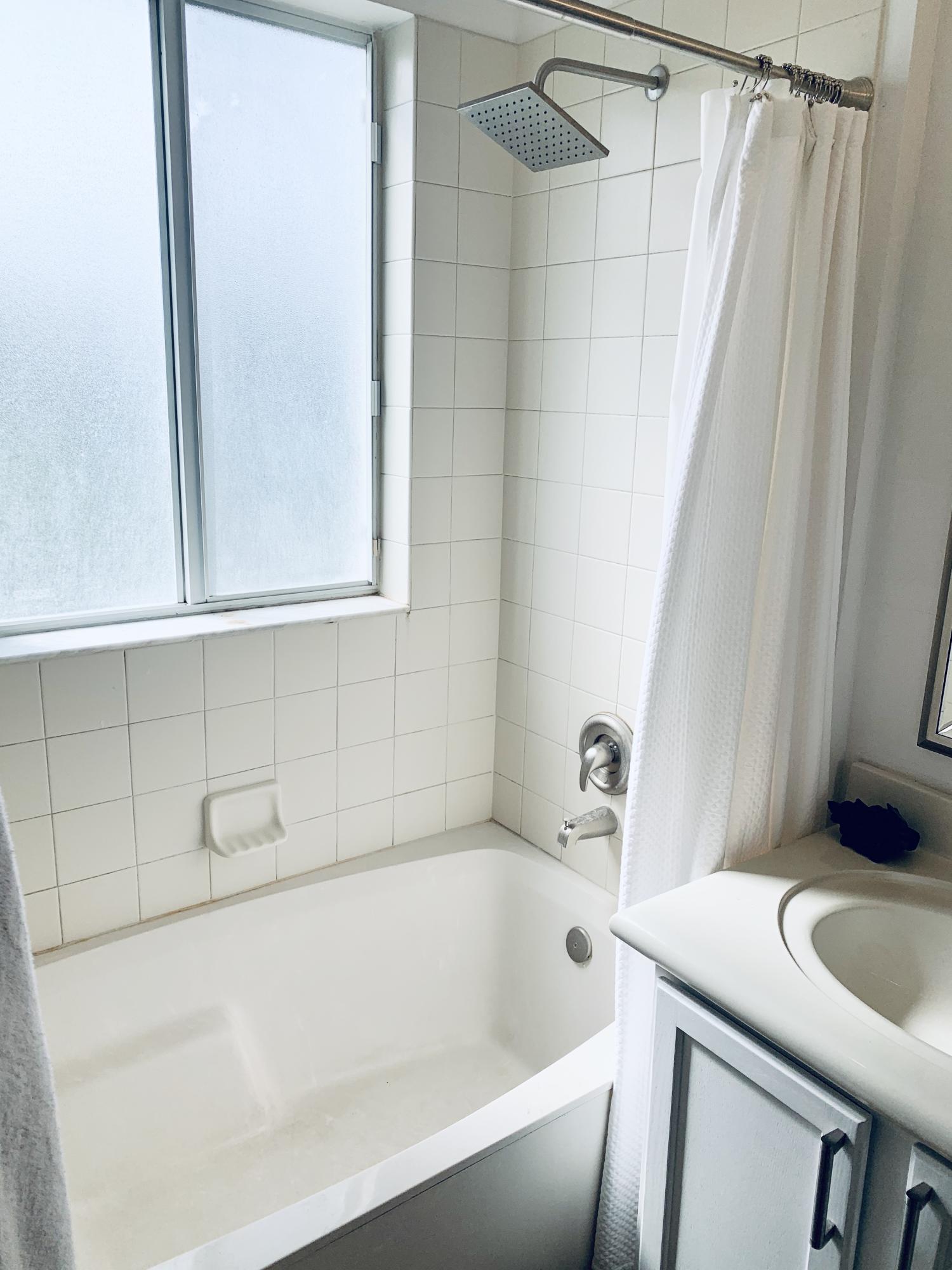 3216 Laurel Ridge Circle Riviera Beach, FL 33404 - Photo 18 of 40 Master bath