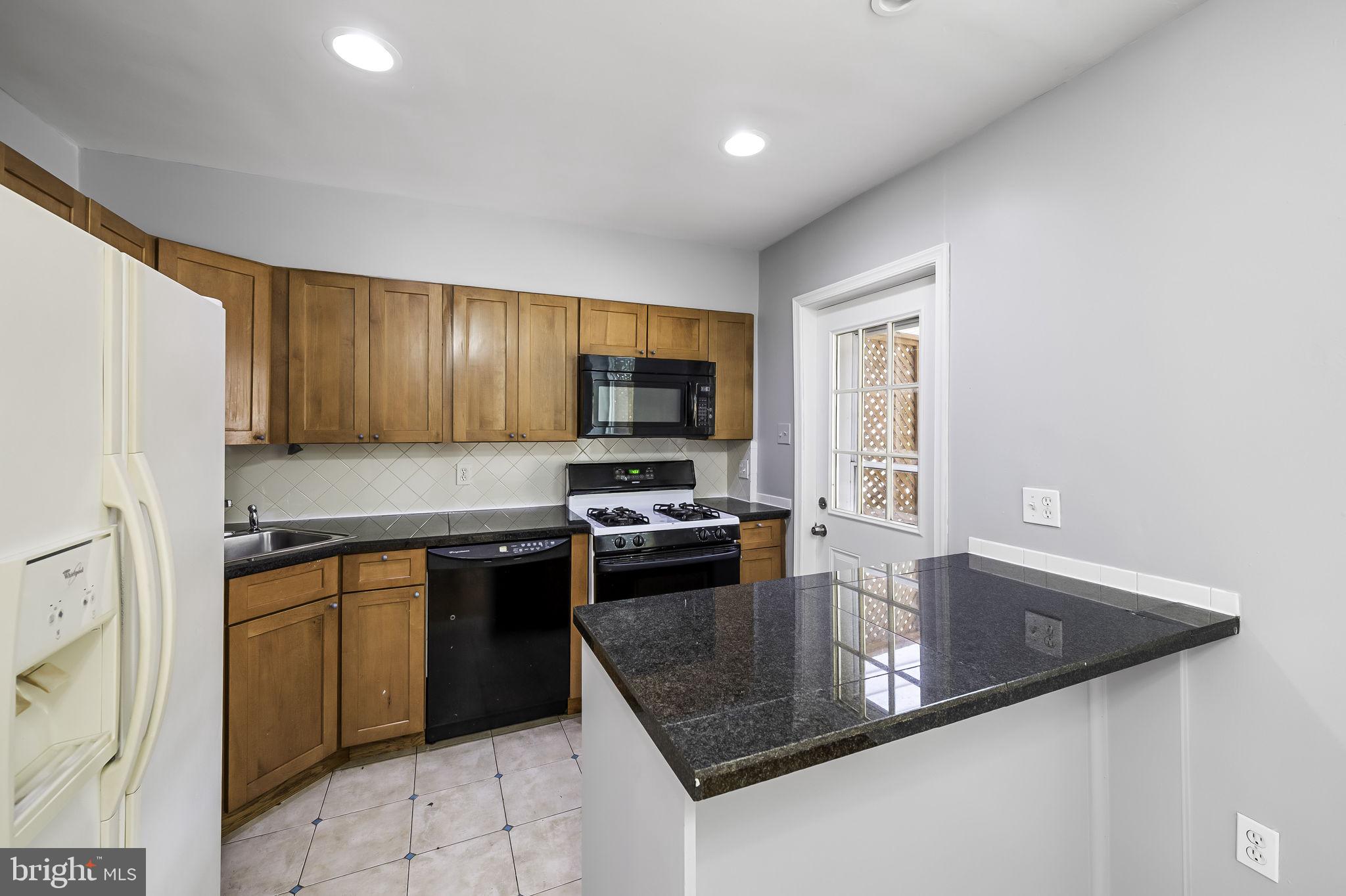 7220 Stratton Way Baltimore, MD 21224 - Photo 8 of 33 Gallery Image 8