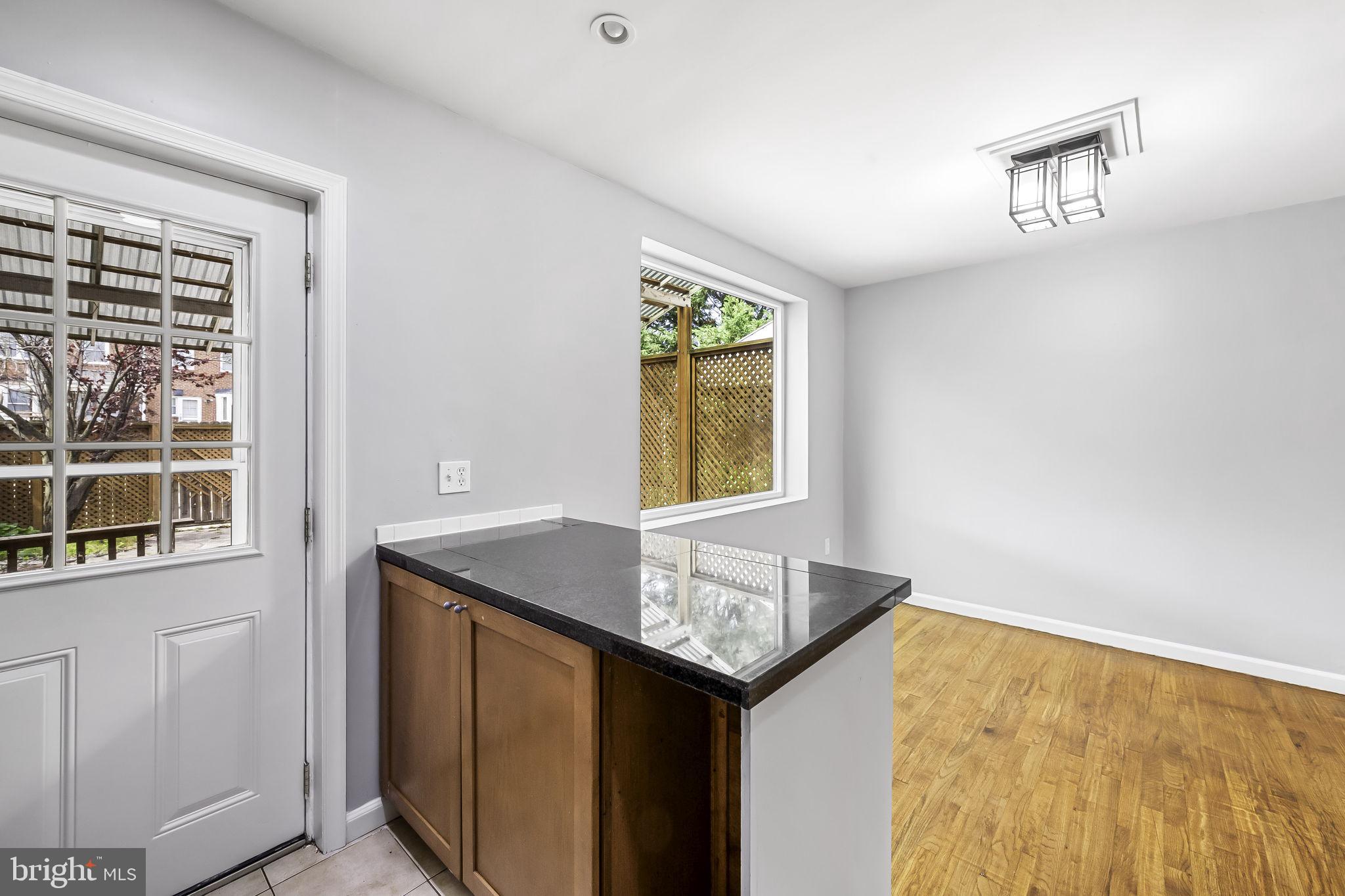 7220 Stratton Way Baltimore, MD 21224 - Photo 9 of 33 Gallery Image 9