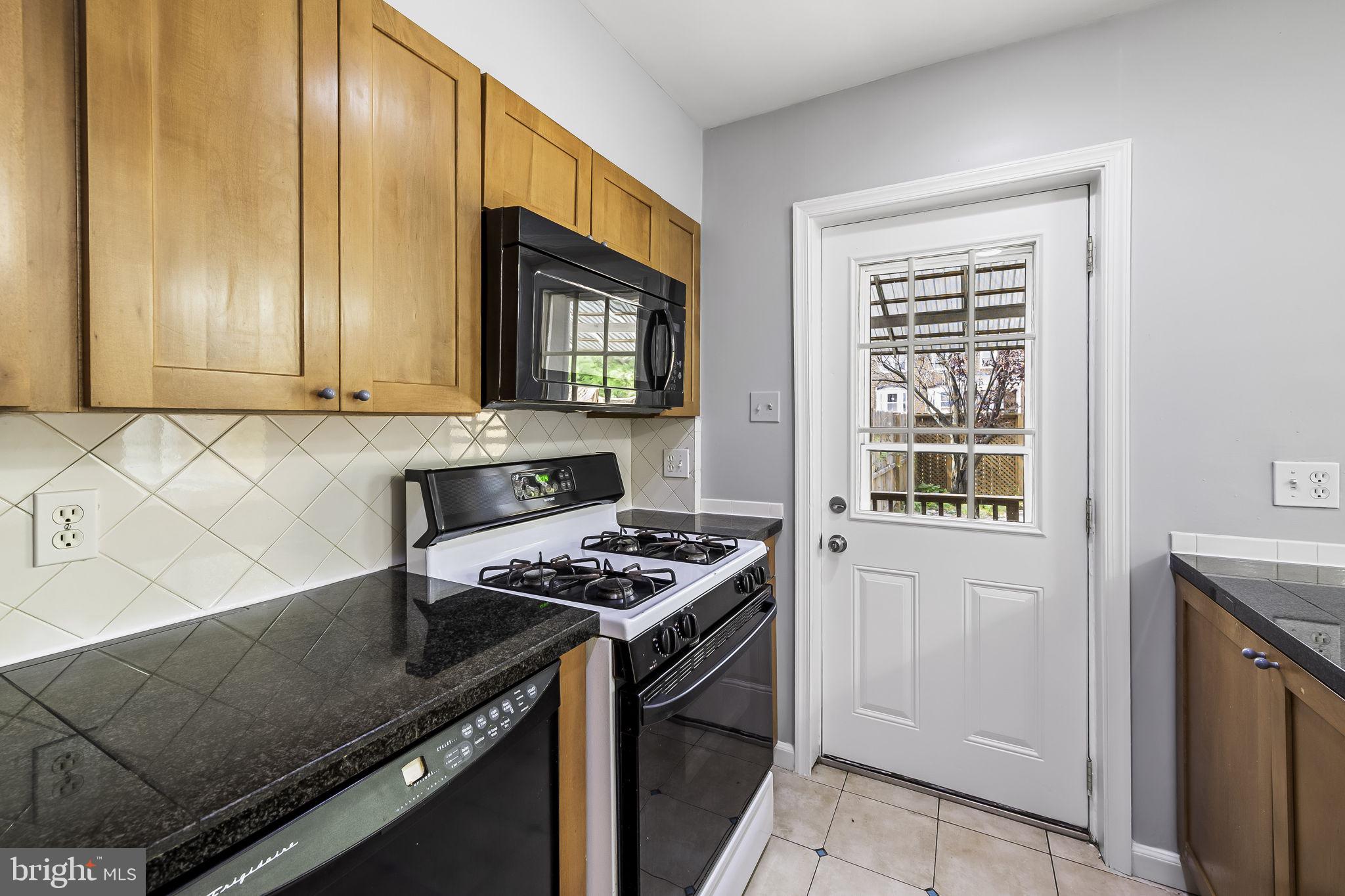7220 Stratton Way Baltimore, MD 21224 - Photo 10 of 33 Gallery Image 10