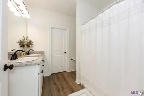 $249,900 | 11149 Cambre Oaks Drive, Gonzales, LA 70737