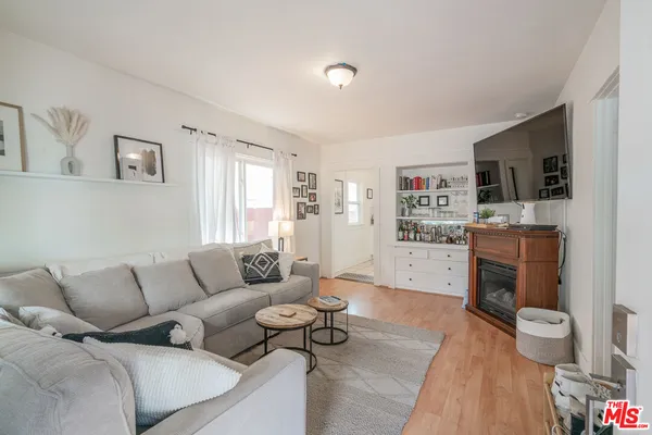 $1,249,000 | 4354 Prospect Avenue, Los Angeles, CA 90027