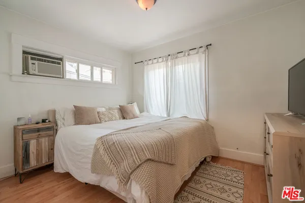 $1,249,000 | 4354 Prospect Avenue, Los Angeles, CA 90027
