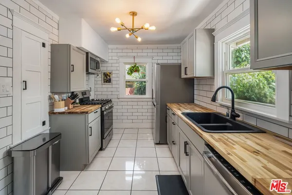 $1,249,000 | 4354 Prospect Avenue, Los Angeles, CA 90027