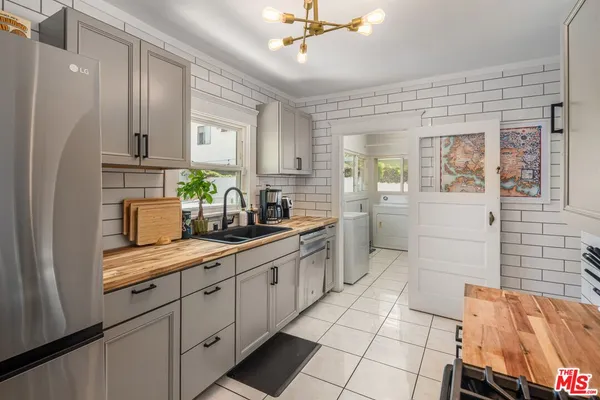 $1,249,000 | 4354 Prospect Avenue, Los Angeles, CA 90027