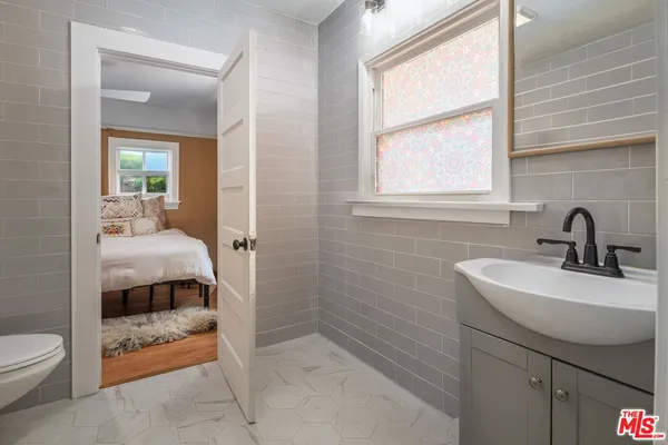 $1,249,000 | 4354 Prospect Avenue, Los Angeles, CA 90027