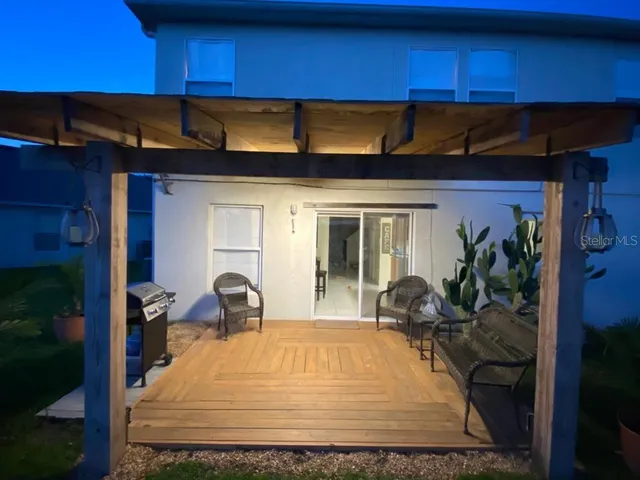 a view of a lake from a yard