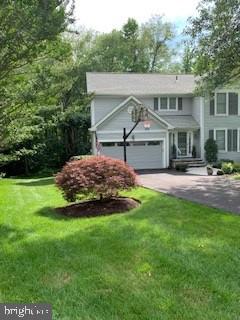 6724 Passageway Place Burke, VA 22015 - Photo 5 of 77 Owner's photos from last spring/summer