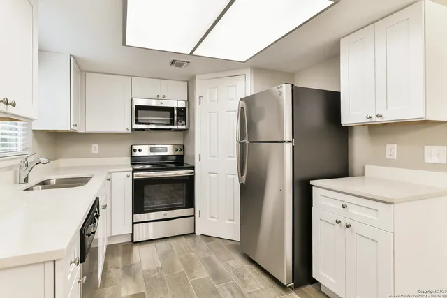 $1,755 | 9550 New World Drive, San Antonio, TX 78239