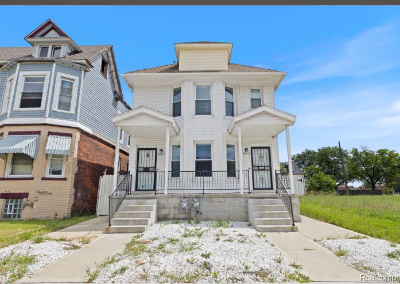 885 Clairmount Avenue Detroit, MI 48202 - Photo 1 of 11