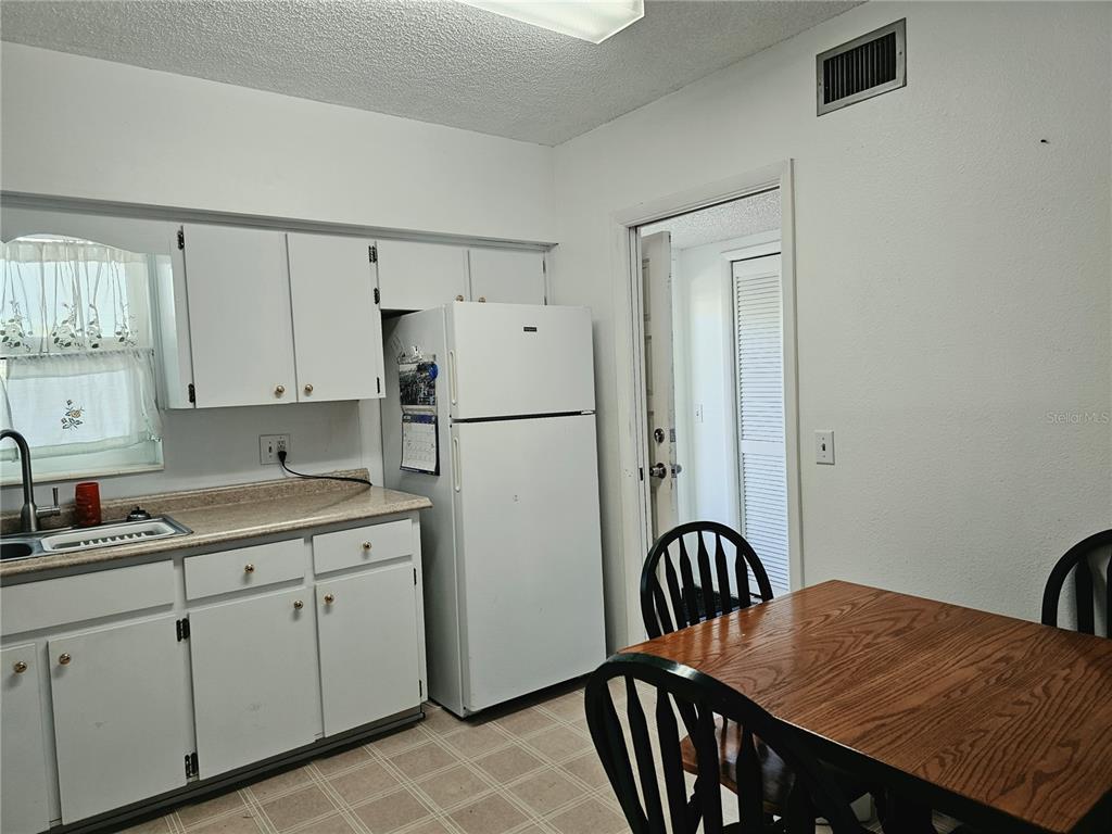 2292 Costa Rican Drive, Unit 24 Clearwater, FL 33763 - Photo 3 of 23