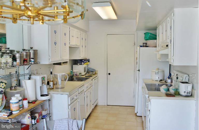 14901 Cleese Court, Unit 5CF Silver Spring, MD 20906 - Photo 4 of 5 Kitchen